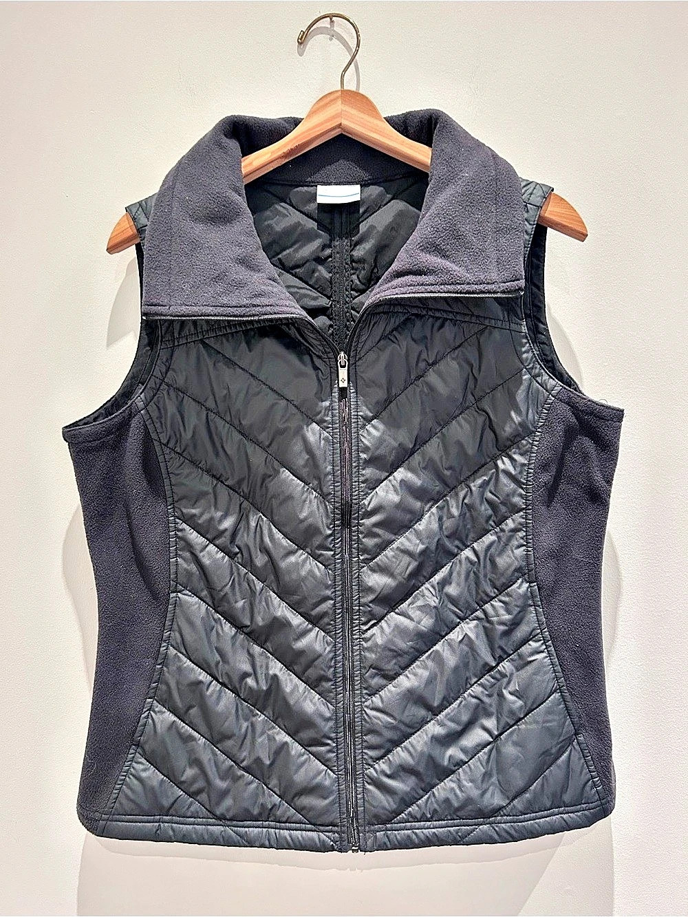 Columbia Women's Quilted Fleece Vest in Black Size XL